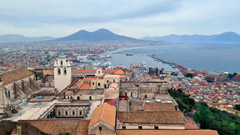 Blick von St. Elmo auf Golf von Neapel und Vesuv